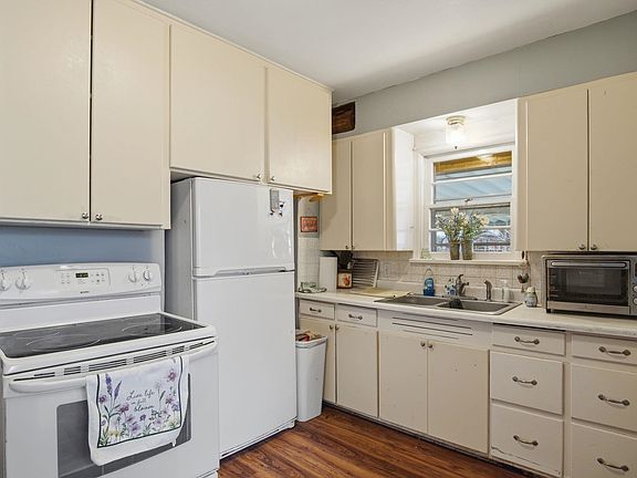 4th image of 5718 N Cook St