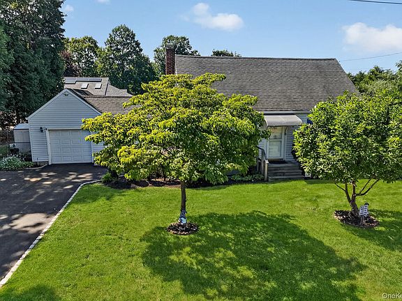 4th image of 1547 Walt Whitman Road