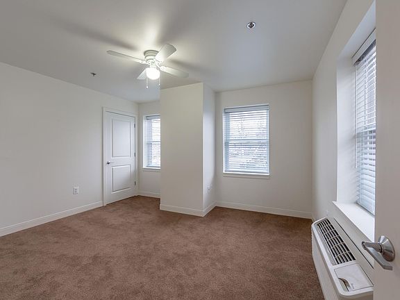 4th image of 76 Rittenhouse Pl APT A4