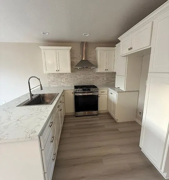701 E Rivera Ave — Photo 3
