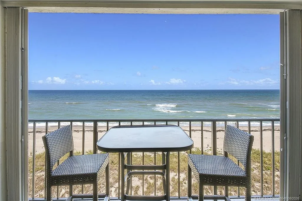 2 bed, 2.0 bath, 1021 sqft, $2,800 — Photo 1