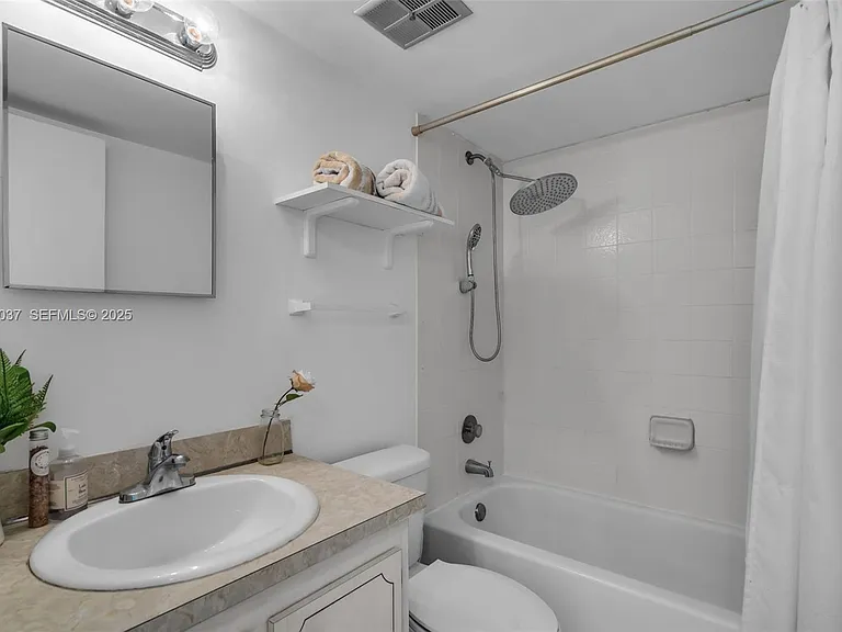 575 Crandon Blvd #504 — Photo 22