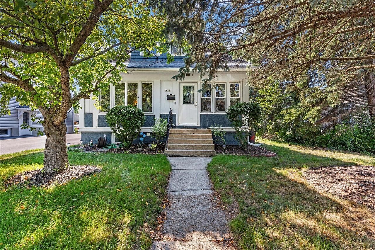 824 South Silver Lake STREET, Oconomowoc, WI 53066 Zillow