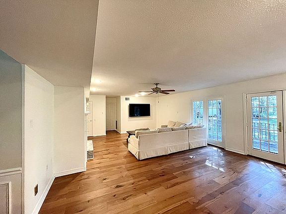 5th image of 55 Dogwood Ln