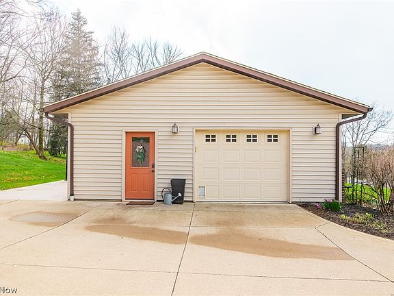 3rd image of 241 Monroe St