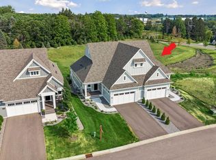 89 Spring Farm Rd, North Oaks, MN 55127