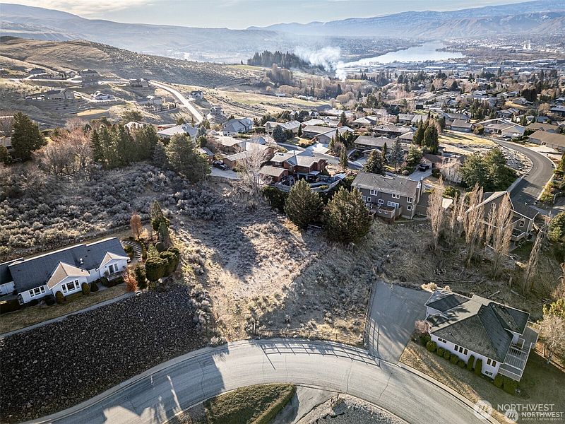2nd image of 155 Stoneybrook Lane