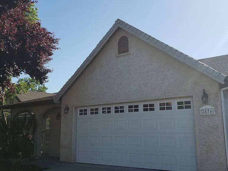 2876 Upland Dr — Photo 2