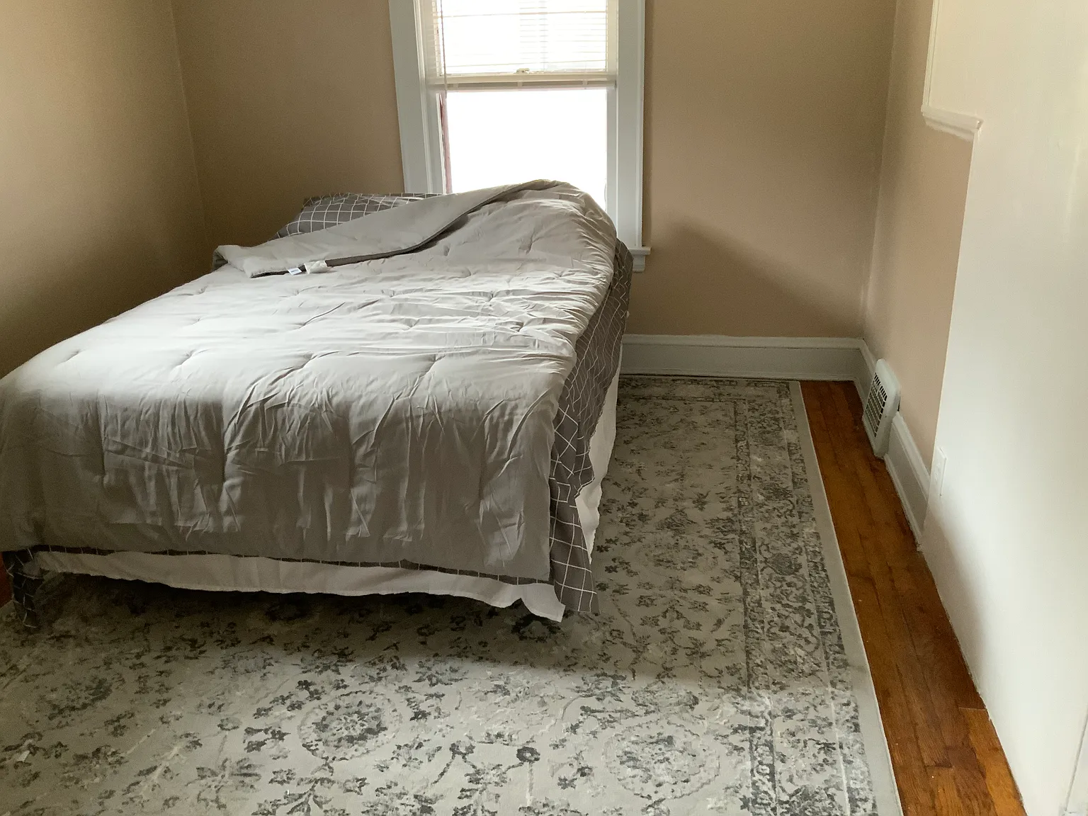 2 bed, 1000 sqft, $900 — Photo 2