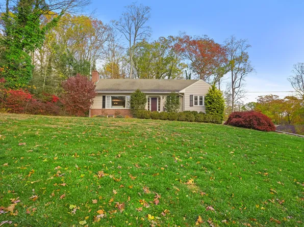 50 Hemlock Trail, Trumbull, CT 06611