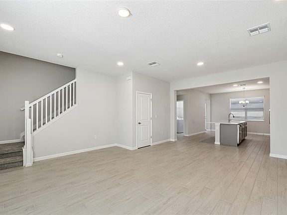 4th image of 502 Lady Palm St