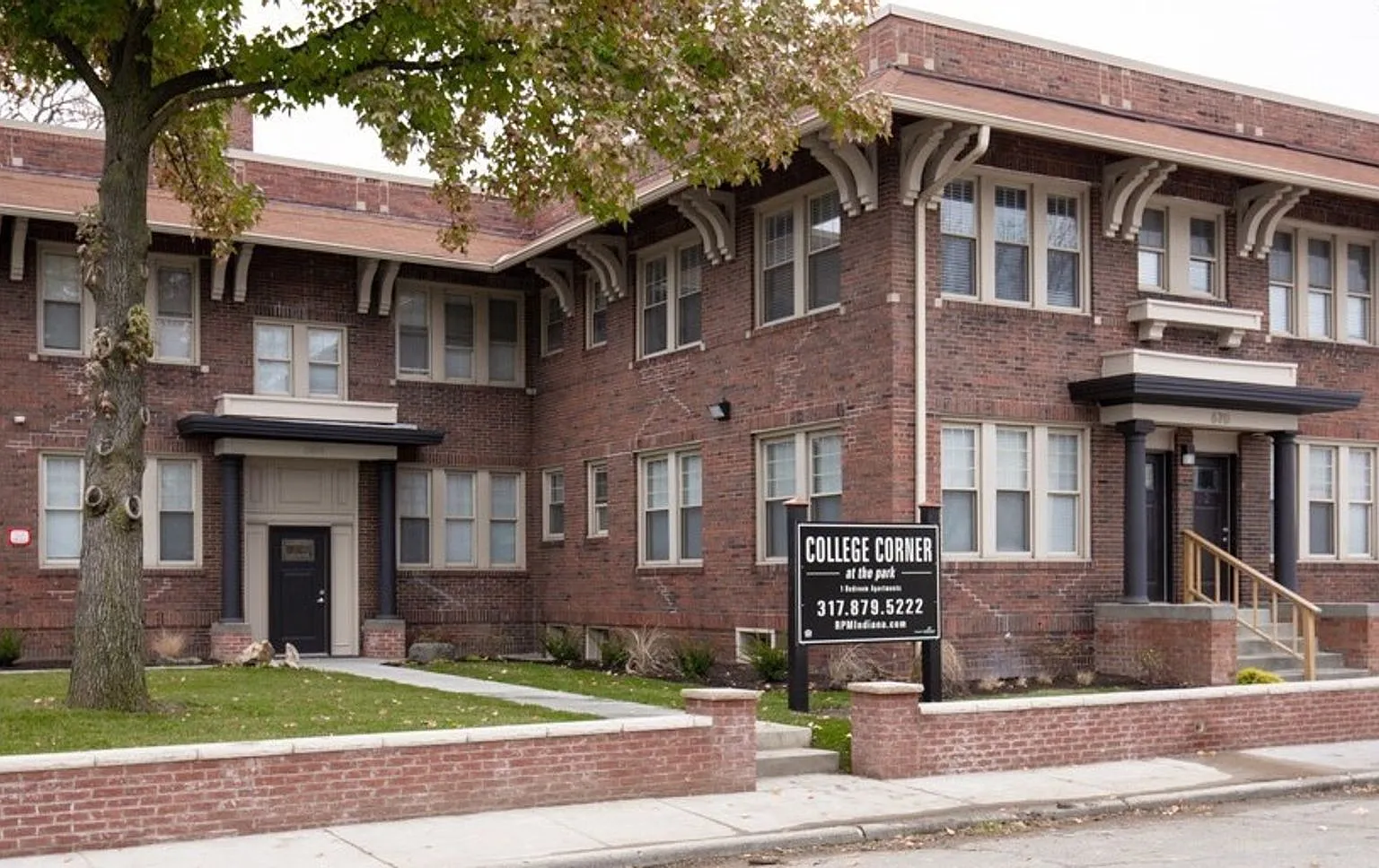 1 bed, 1.0 bath, 555 sqft, $999 — Photo 2