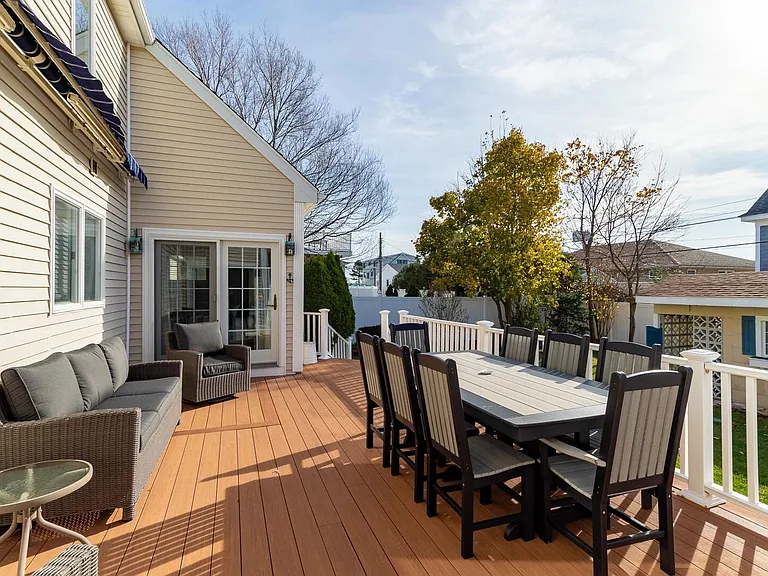 7 Lowell St — Photo 17