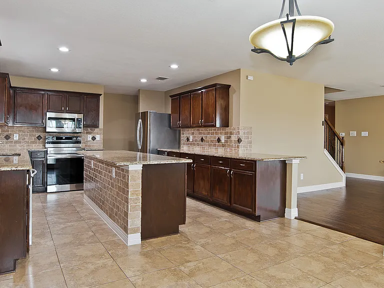 318 Kissimmee Dr — Photo 7