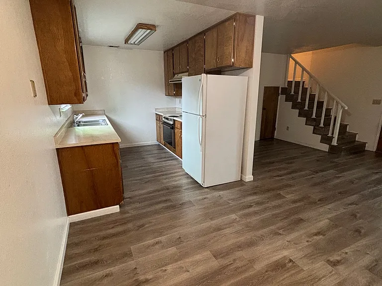 410 Pine St #1 — Photo 2