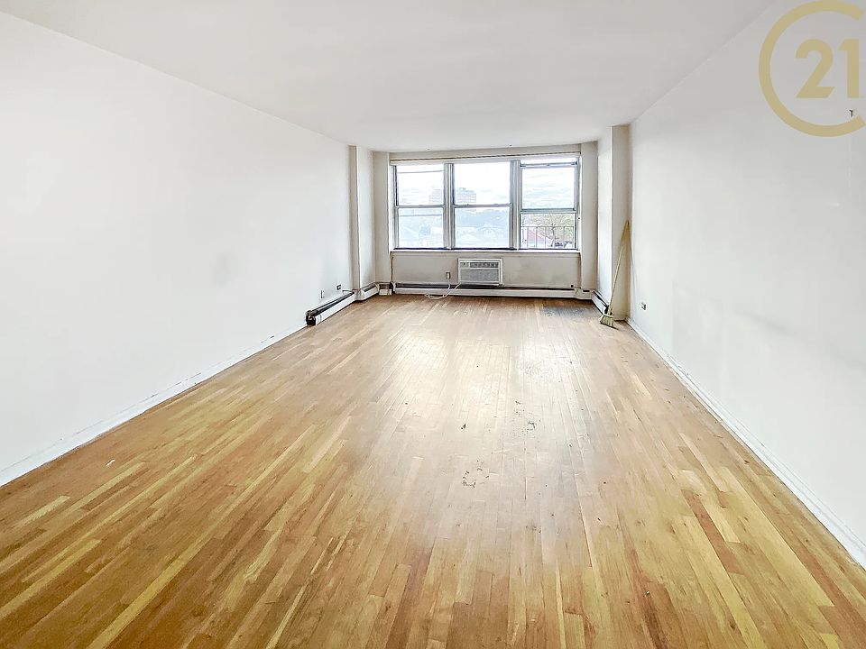 1st image of 2555 E 12th St APT 5P