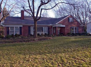 1821 Knollwood Rd, Louisville, KY 40207