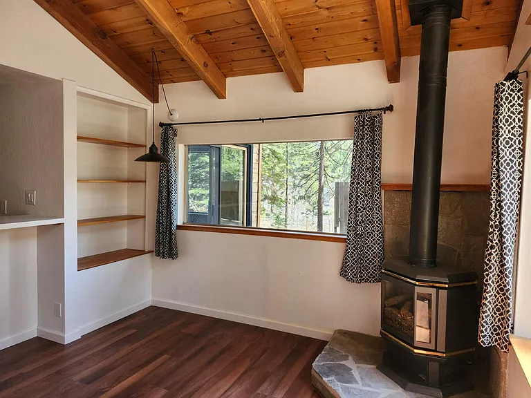 230 Logging Rd — Photo 9