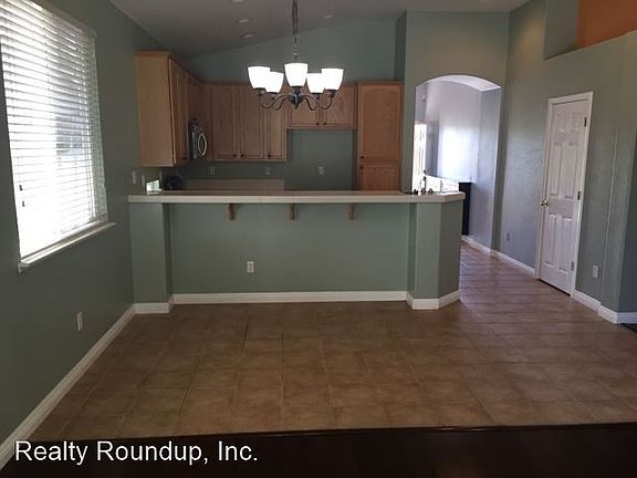 4th image of 7495 Damascas Dr