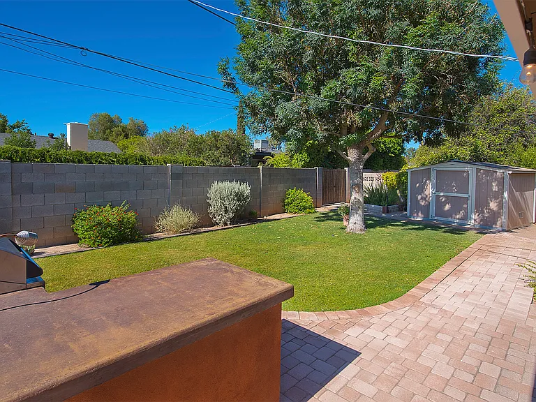 1236 E Del Rio Dr — Photo 22