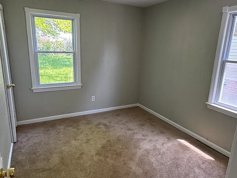 11825 Avon Ave — Photo 4