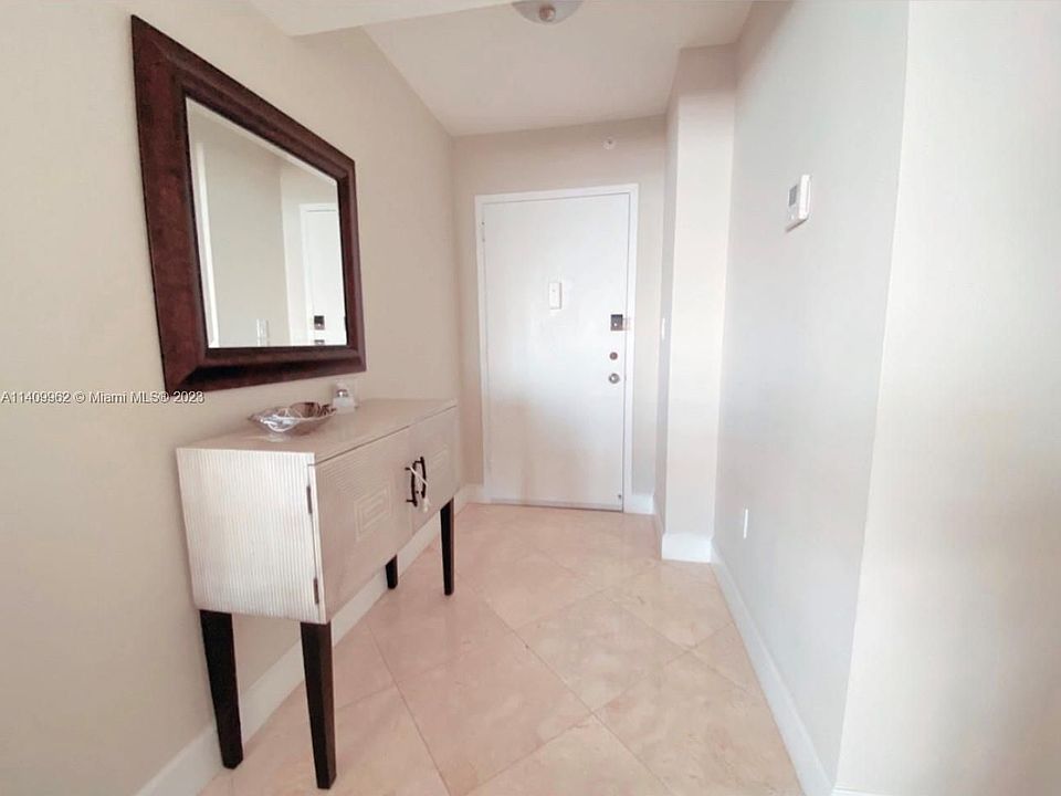 1st image of 2750 NE 183rd St APT 2703