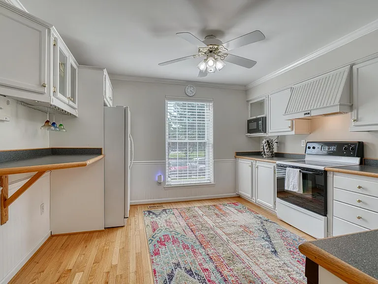 18 Collis Ct — Photo 5