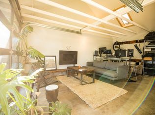 410 9th St #Adu, Hood River, OR 97031