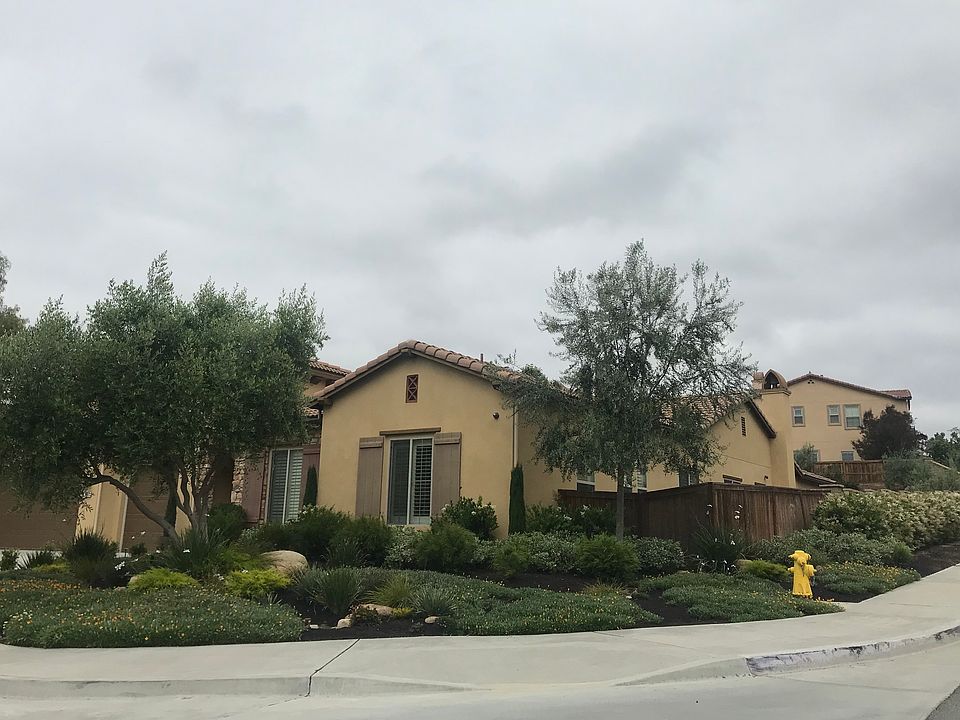 1st image of 782 Lake House Pl