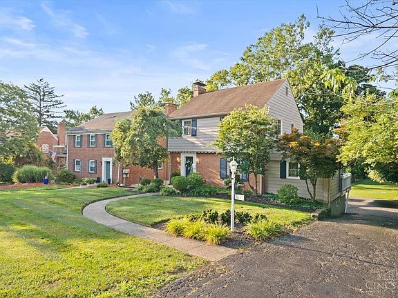 3rd image of 5647 Euclid Rd