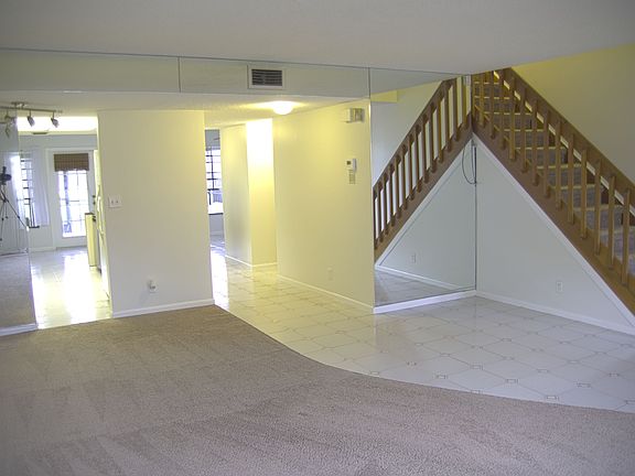 5th image of 9441 NW 39th Pl