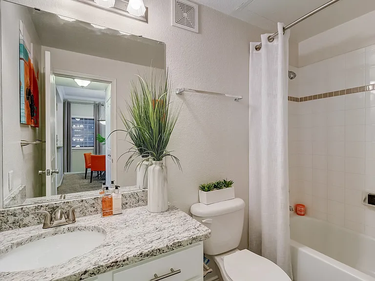 Riverbend Apartments — Photo 11