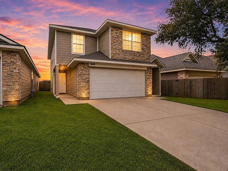 12511 Jade Treasure Dr — Photo 1