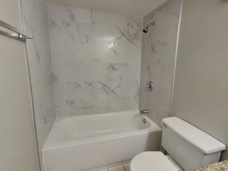 918 Lake Destiny Rd #E — Photo 11