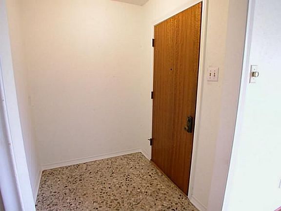 3rd image of 9105 Bretshire Dr
