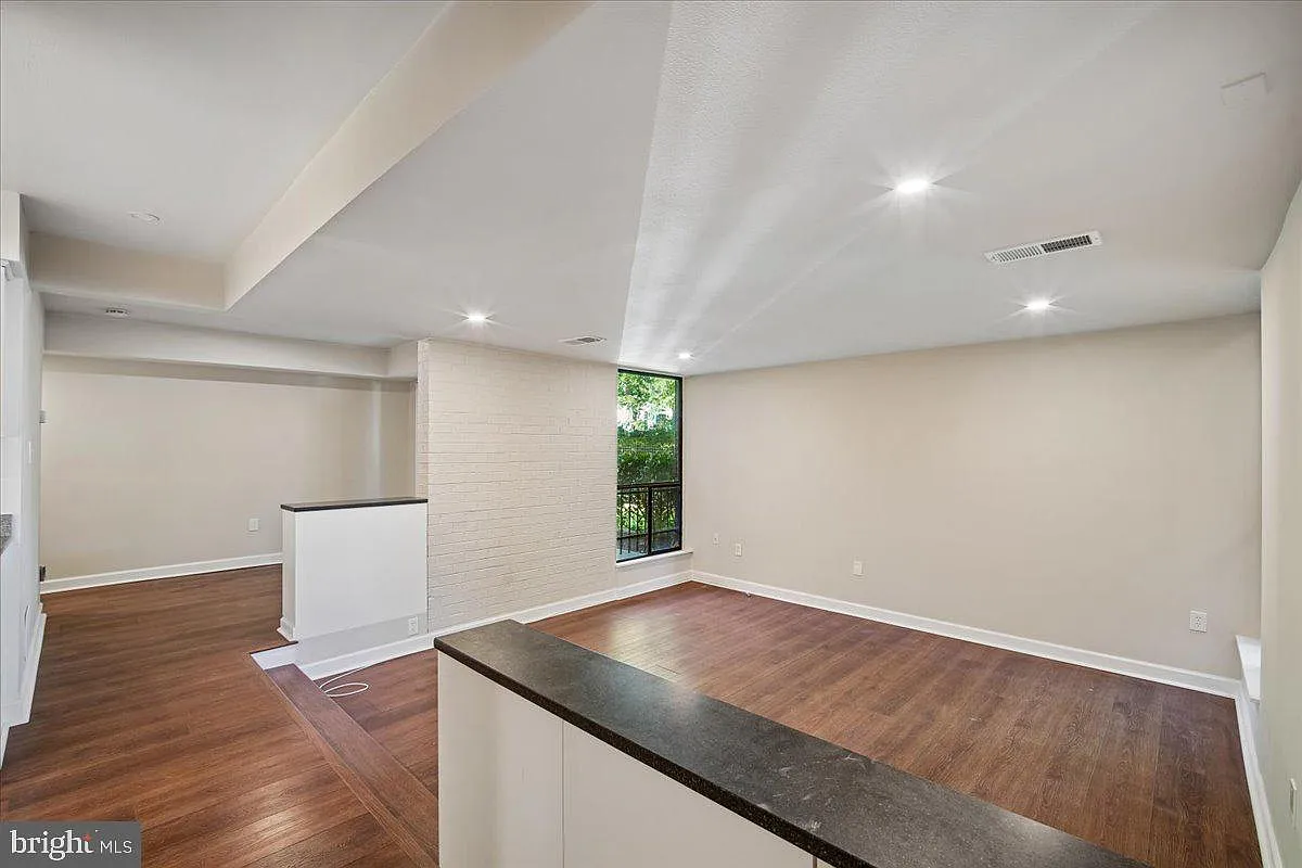 1 bed, 775 sqft, $2,000 — Photo 4