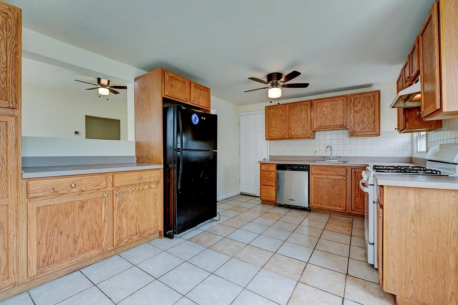 3 bed, $2,450 — Photo 3