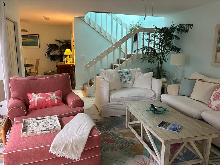 825 Center St #21B — Photo 4