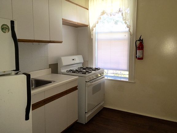 4th image of 743 44th St