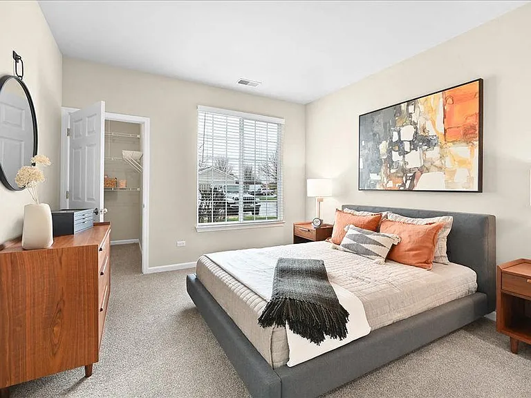 Farmington Lakes Apartments — Photo 43