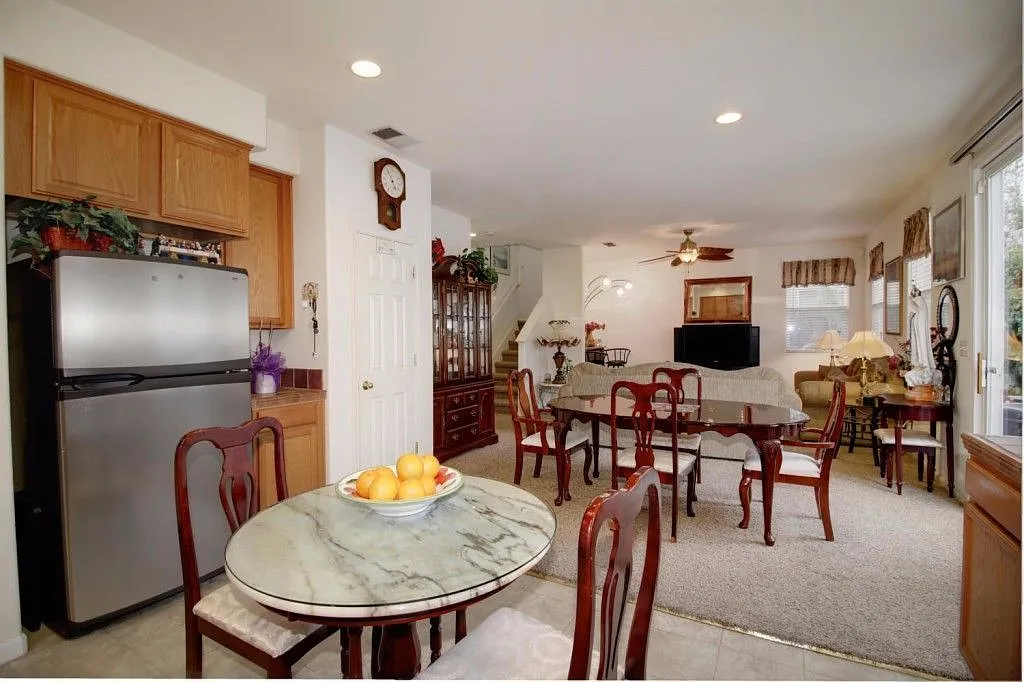 North Natomas 2 Story 3 Bedroom w/ Loft. 2 Car Attached Garage — Photo 3