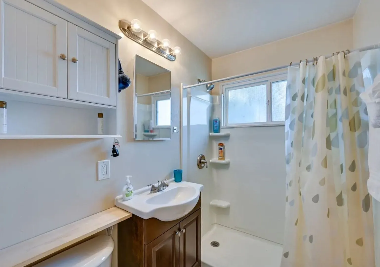 Charming 1BR Duplex in Pacific Beach — Photo 4