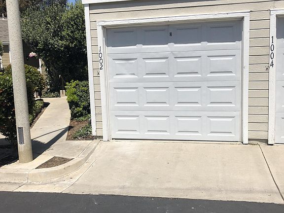 Detached Garage