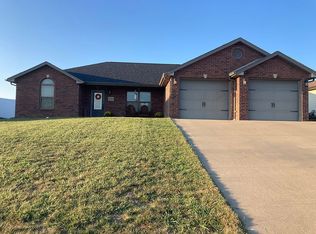 3856 Riley Ct, Jefferson City, MO 65109