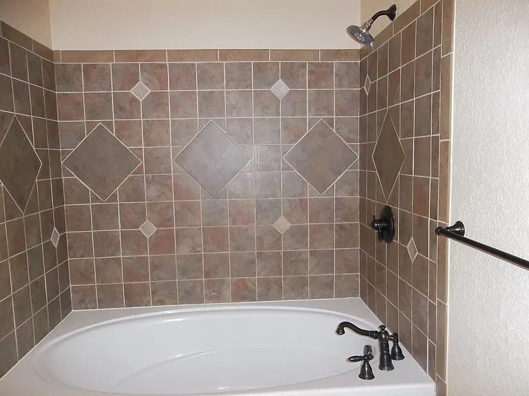 4315 N Harrison Ave — Photo 5