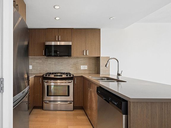 5th image of 7117 Elmbridge Way #1005