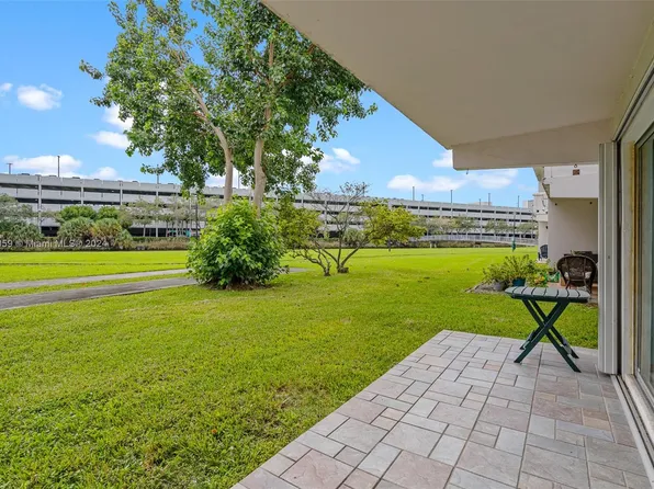 7420 SW 82nd St APT D108, Miami, FL 33143