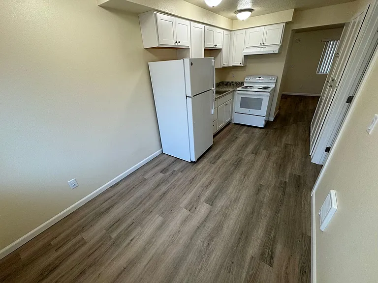 2215 Elm St SW — Photo 38