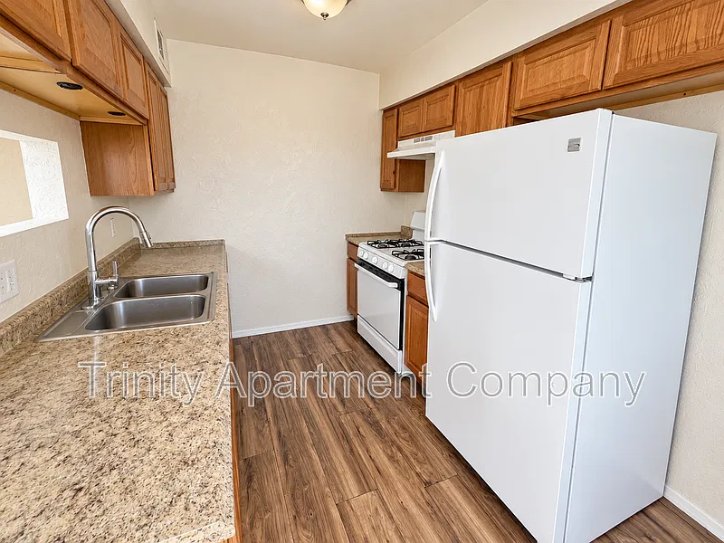 2 bed, 1.0 bath, 850 sqft, $1,100 — Photo 2