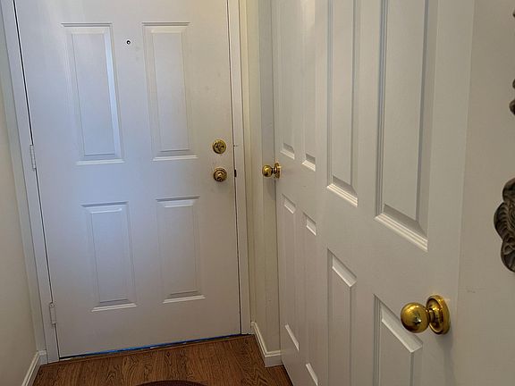 3rd image of 506 Calumet Ct